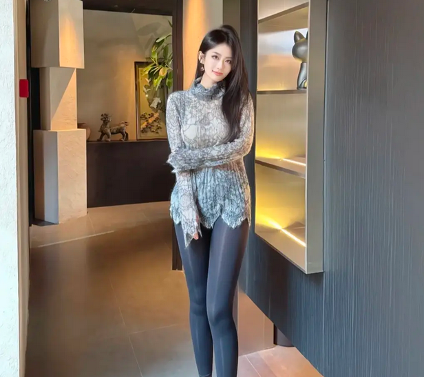 颜值COS，腿这么长的姐姐，她穿什么都好