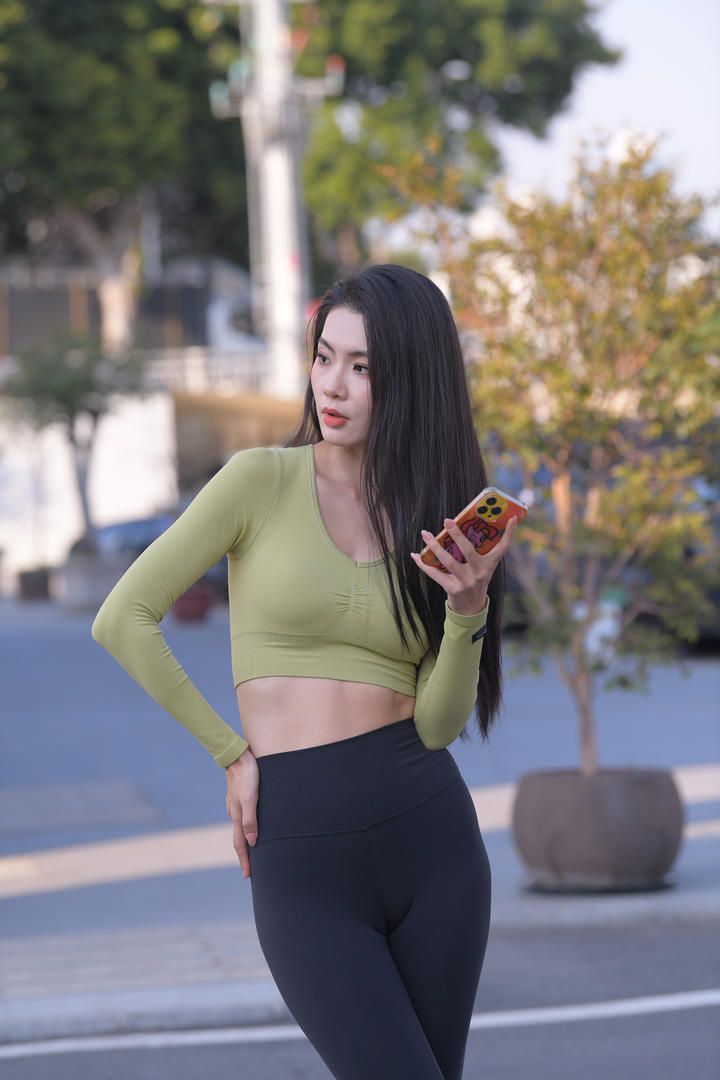 高清国产精品大神街拍CD紧身裤美女